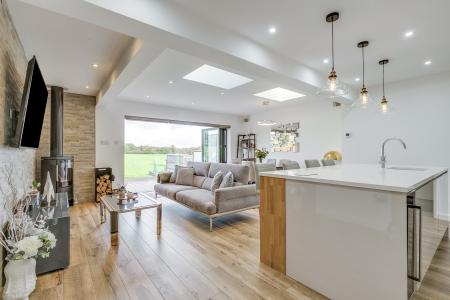 3 bedroom Semi-detached bungalow for sale in Glebe Road, Welwyn, AL6