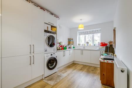 4 bedroom Detached house for sale in Wendover Drive, Welwyn, AL6