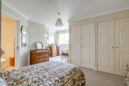 4 bedroom Detached house for sale in Wendover Drive, Welwyn, AL6