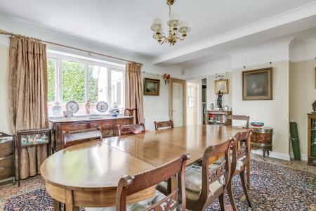 4 bedroom Detached house for sale in Wendover Drive, Welwyn, AL6