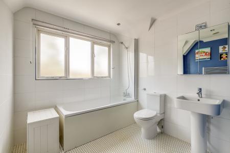 4 bedroom Detached house for sale in Wendover Drive, Welwyn, AL6