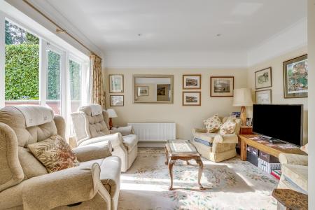 4 bedroom Detached house for sale in Wendover Drive, Welwyn, AL6