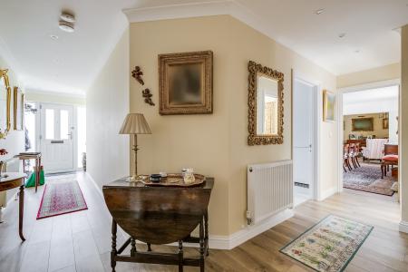 4 bedroom Detached house for sale in Wendover Drive, Welwyn, AL6