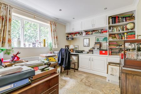 4 bedroom Detached house for sale in Wendover Drive, Welwyn, AL6