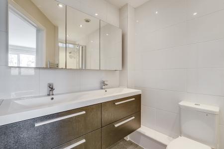 4 bedroom Detached house for sale in Wendover Drive, Welwyn, AL6