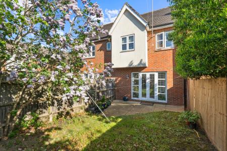 3 bedroom Terraced House for sale in Old Chapel Mews, Codicote, SG4
