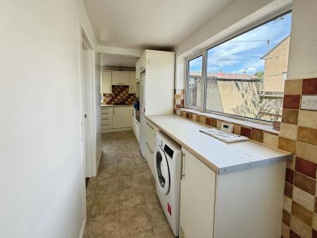 4 bedroom Semi-detached house to let in Whitethorn, Welwyn Garden City, AL7