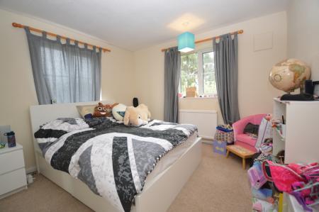 4 bedroom Semi-detached house to let in Whitethorn, Welwyn Garden City, AL7