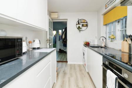 3 bedroom End of terrace house to let in High Street, Codicote, SG4