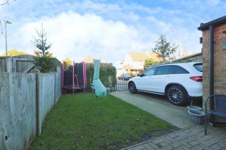 3 bedroom End of terrace house to let in High Street, Codicote, SG4