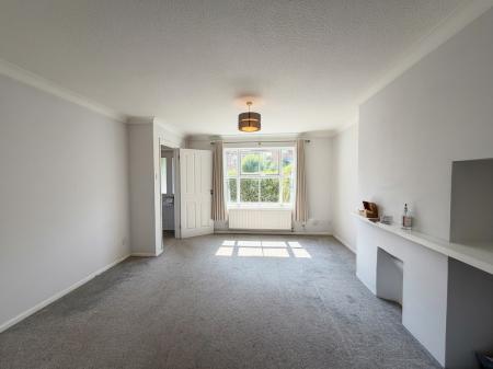 3 bedroom End of terrace house to let in High Street, Codicote, SG4