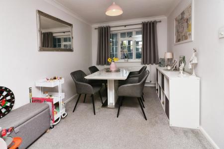 3 bedroom End of terrace house to let in High Street, Codicote, SG4