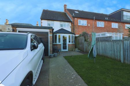 3 bedroom End of terrace house to let in High Street, Codicote, SG4