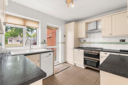 4 bedroom Terraced House for sale in Cowper Road, Welwyn Garden City, AL7