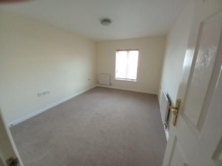2 bedroom Flat to let in Mosquito Way, Hatfield, AL10