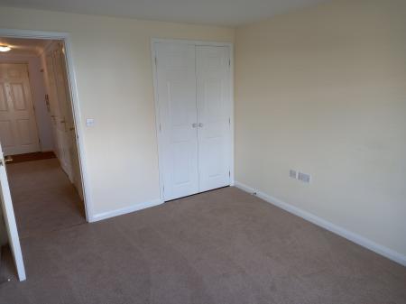 2 bedroom Flat to let in Mosquito Way, Hatfield, AL10