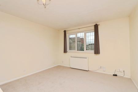 2 bedroom Semi-detached house to let in Larkins Close, Baldock, SG7