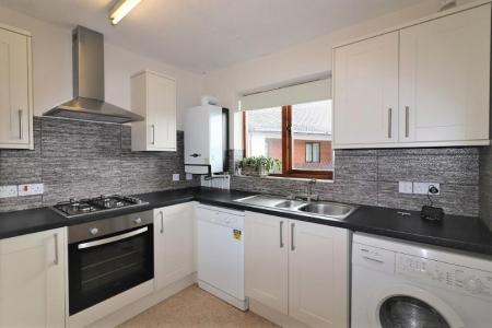 2 bedroom Flat to let in Norton Way South, Letchworth, SG6