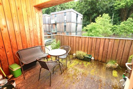 2 bedroom Flat to let in Clock House Gardens, Welwyn, AL6