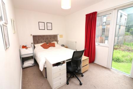 2 bedroom Flat to let in Clock House Gardens, Welwyn, AL6