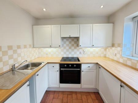 2 bedroom Flat to let in Kerr Close, Knebworth, SG3