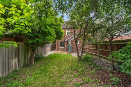 2 bedroom Semi-detached house for sale in Pondcroft Road, Knebworth, SG3