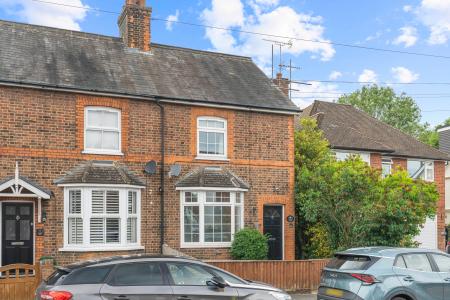 2 bedroom Semi-detached house for sale in Pondcroft Road, Knebworth, SG3