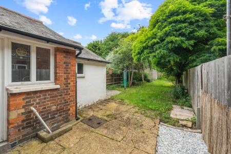 2 bedroom Semi-detached house for sale in Pondcroft Road, Knebworth, SG3