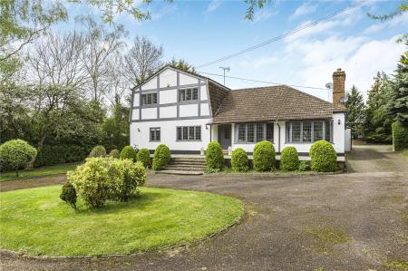 4 bedroom Detached house for sale in Reynards Road, Welwyn, AL6