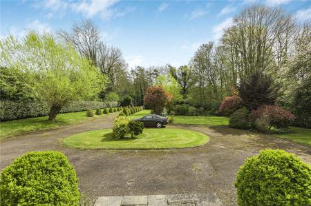 4 bedroom Detached house for sale in Reynards Road, Welwyn, AL6