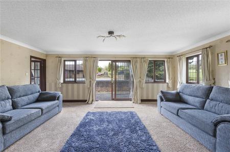 4 bedroom Detached house for sale in Reynards Road, Welwyn, AL6
