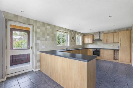 4 bedroom Detached house for sale in Reynards Road, Welwyn, AL6