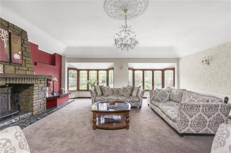 4 bedroom Detached house for sale in Reynards Road, Welwyn, AL6