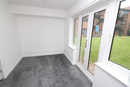 1 bedroom Flat to let in Wordsworth Court, Hatfield, AL10