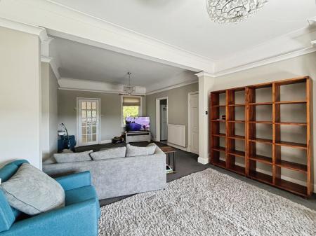 4 bedroom Semi-detached house to let in London Road Woolmer Green, Woolmer Green, SG3