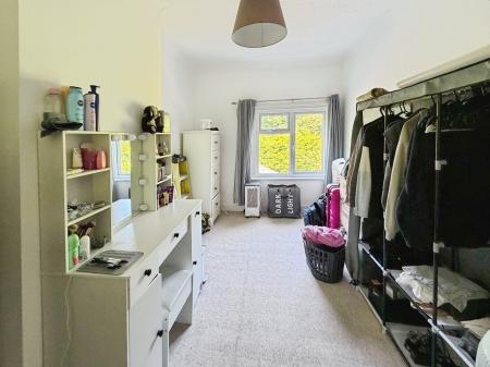 4 bedroom Semi-detached house to let in London Road Woolmer Green, Woolmer Green, SG3