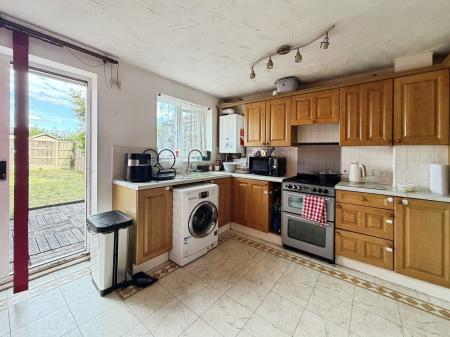 3 bedroom Semi-detached house to let in Tamar Close, Great Ashby, SG1