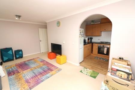 2 bedroom Flat to let in Bridge Road East, Welwyn Garden City, AL7