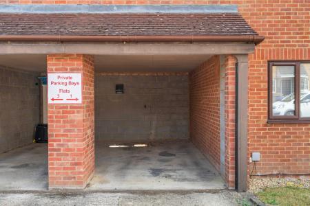 1 bedroom Flat for sale in Winch Close, Codicote, SG4