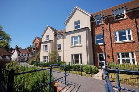 2 bedroom Flat to let in Bridge Street, Hitchin, SG5