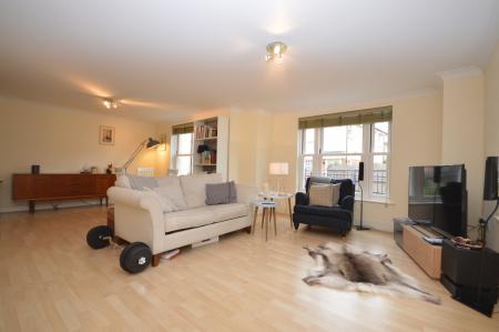 2 bedroom Flat to let in Bridge Street, Hitchin, SG5