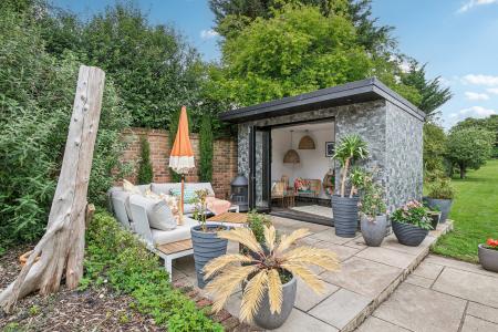 4 bedroom Detached house for sale in Codicote Road, Welwyn, AL6