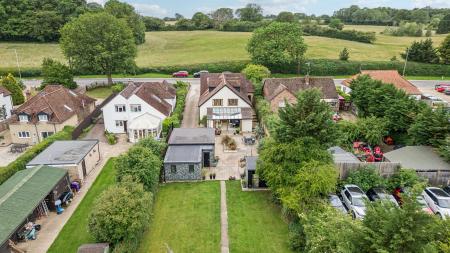 4 bedroom Detached house for sale in Codicote Road, Welwyn, AL6
