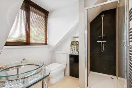 4 bedroom Detached house for sale in Codicote Road, Welwyn, AL6