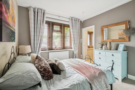 4 bedroom Detached house for sale in Codicote Road, Welwyn, AL6