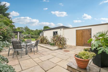 4 bedroom Detached house for sale in Codicote Road, Welwyn, AL6