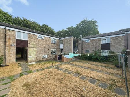 1 bedroom Flat to let in Verity Way, Stevenage, SG1