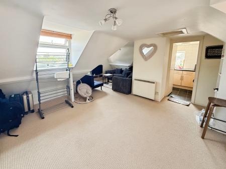 1 bedroom Flat for sale in Stevenage Road, Knebworth, SG3