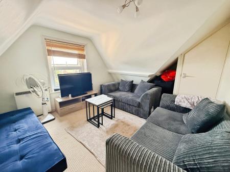 1 bedroom Flat for sale in Stevenage Road, Knebworth, SG3