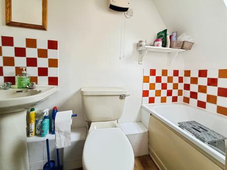 1 bedroom Flat for sale in Stevenage Road, Knebworth, SG3
